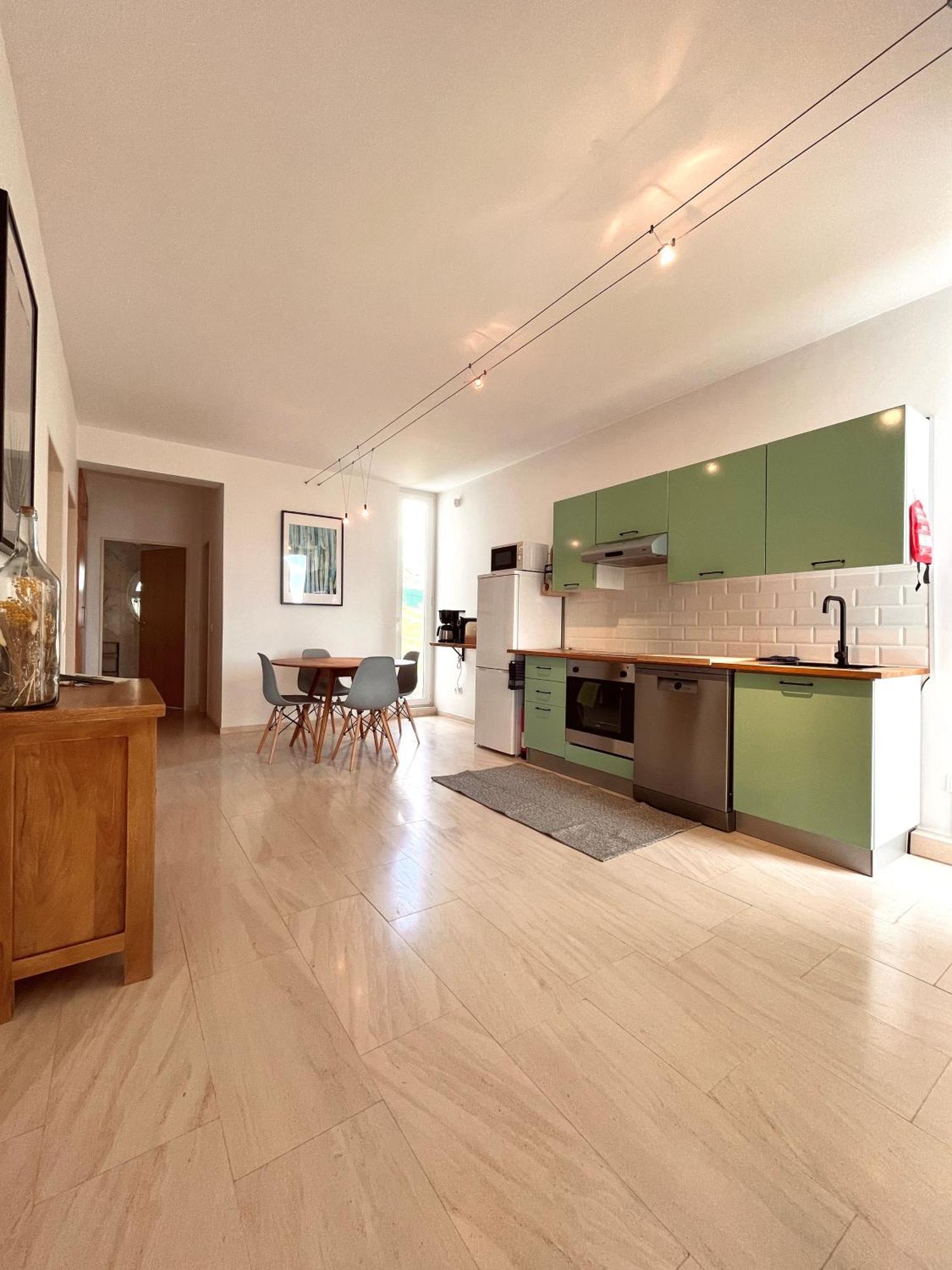 Edles Apartment In Architektenvilla Mit Grossem Pool, Sauna, Dachterrasse Und Malerischem Garten 帕塔亚什 外观 照片